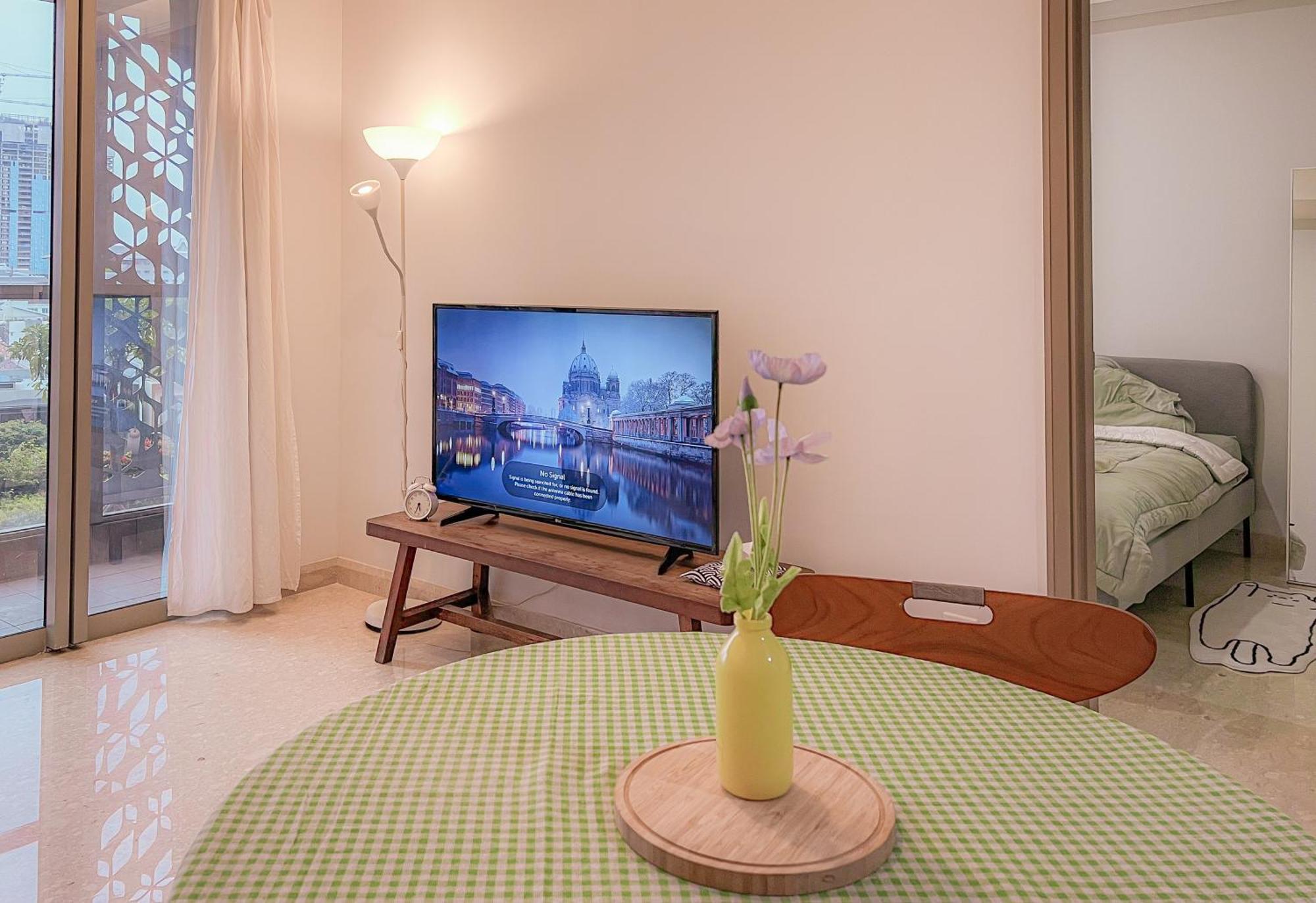 Gold Coast Pik Apartments By Host Jess Джакарта Экстерьер фото