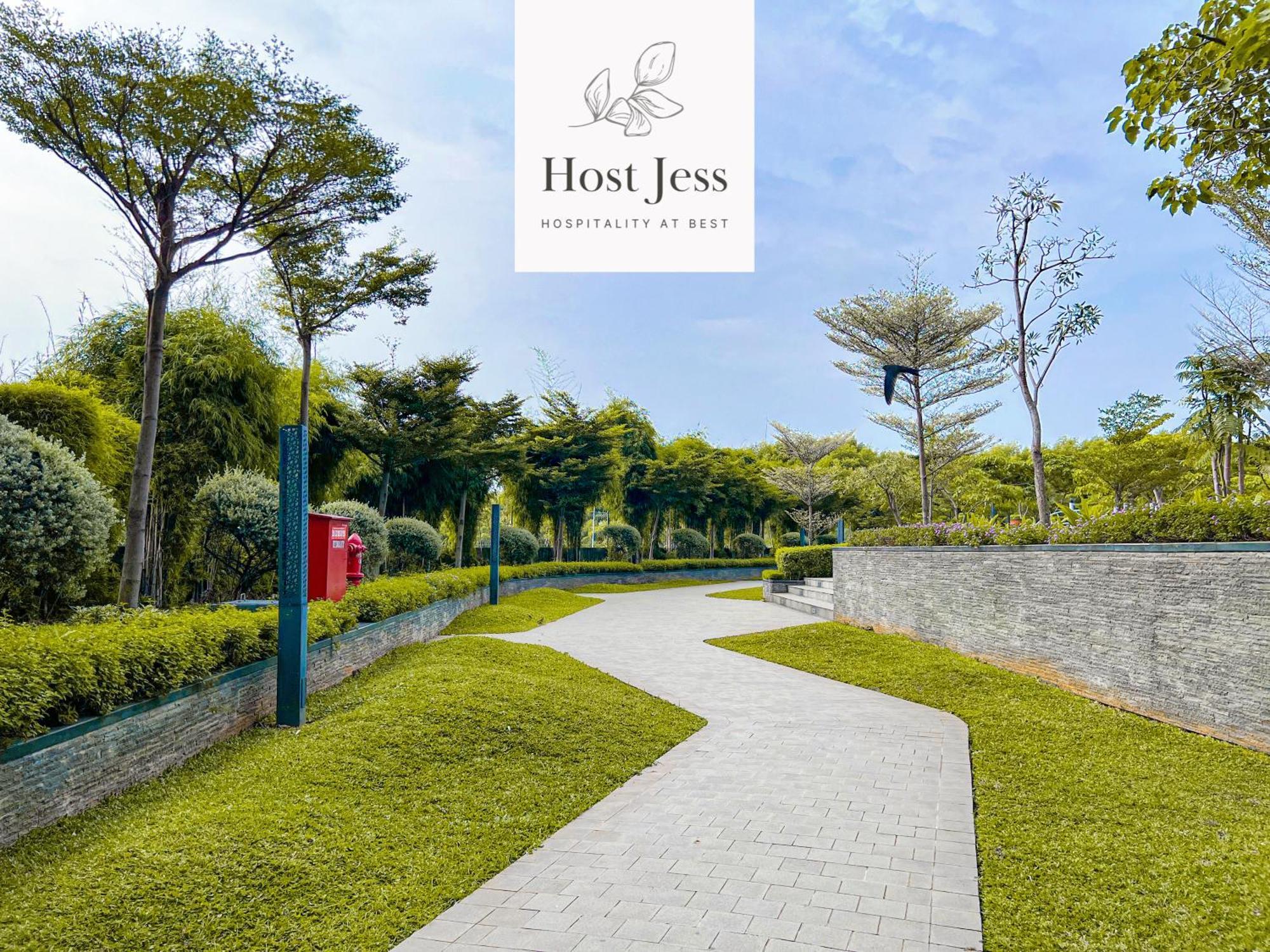 Gold Coast Pik Apartments By Host Jess Джакарта Экстерьер фото