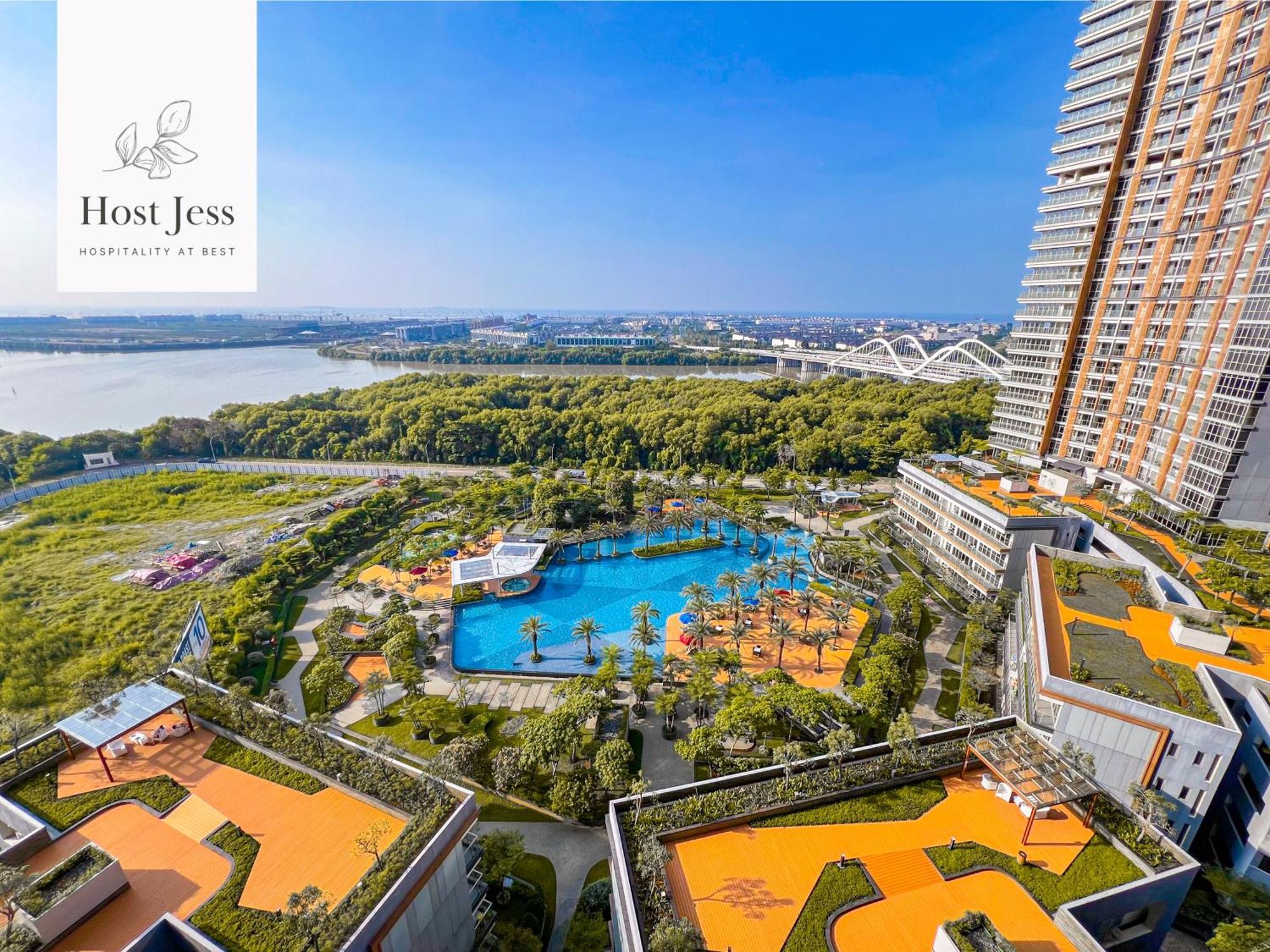 Gold Coast Pik Apartments By Host Jess Джакарта Экстерьер фото